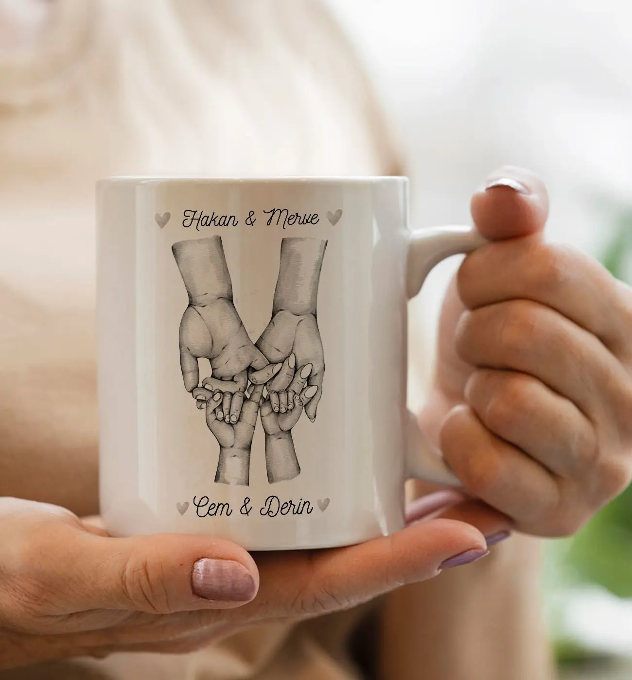 BK Gift Kişiye Özel Siyah Beyaz Aile El Tasarımlı Beyaz Kupa Bardak -2, Anneye Hediye, Yeni Doğum Hediye