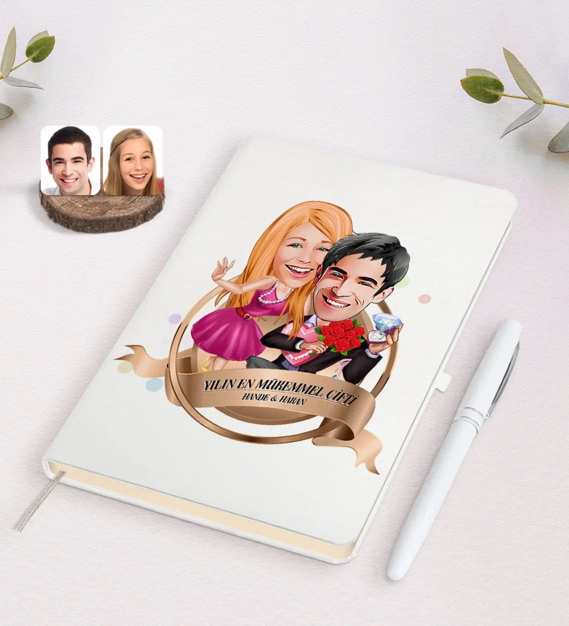 Kişiye Özel Yılın En Mükemmel Çifti Karikatürlü Beyaz Defter ve Kalem Hediye Seti-9