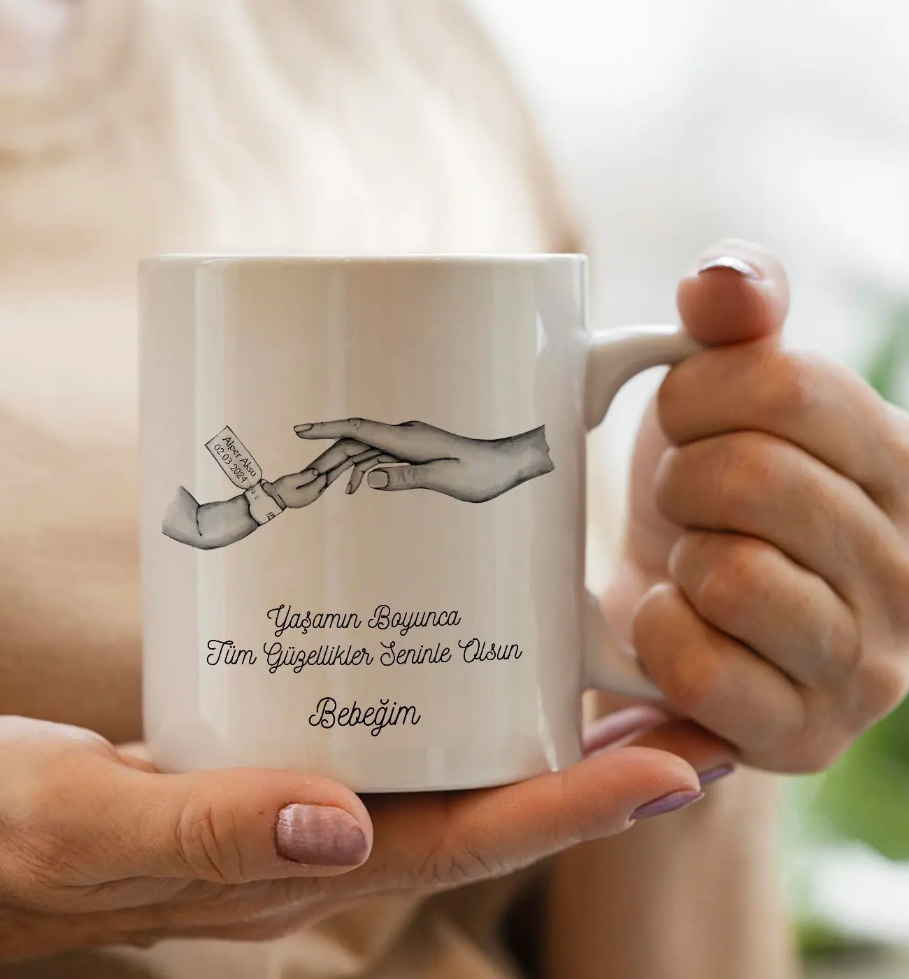 BK Gift Kişiye Özel Siyah Beyaz Anne-Çocuk El Tasarımlı Siyah Kupa Bardak -2, Anneye Hediye, Yeni Doğum Hediyesi