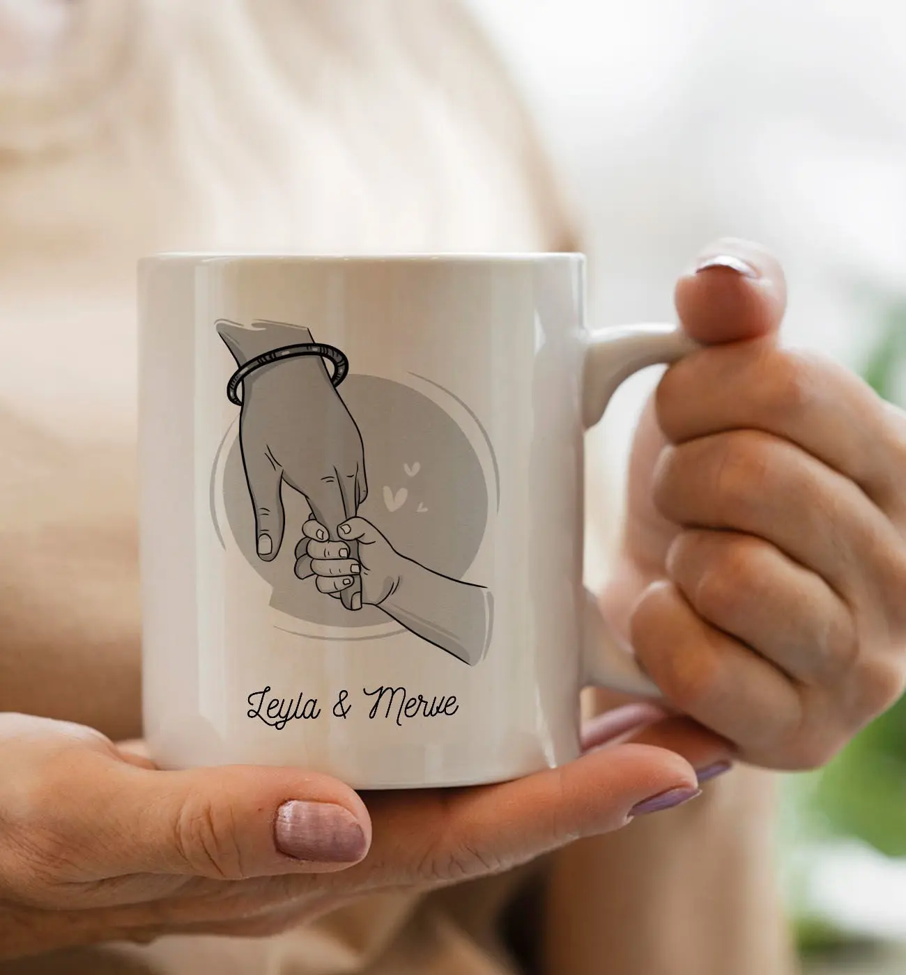 BK Gift Kişiye Özel Siyah Beyaz Anne-Çocuk El Tasarımlı Siyah Kupa Bardak -1, Anneye Hediye, Yeni Doğum Hediyesi