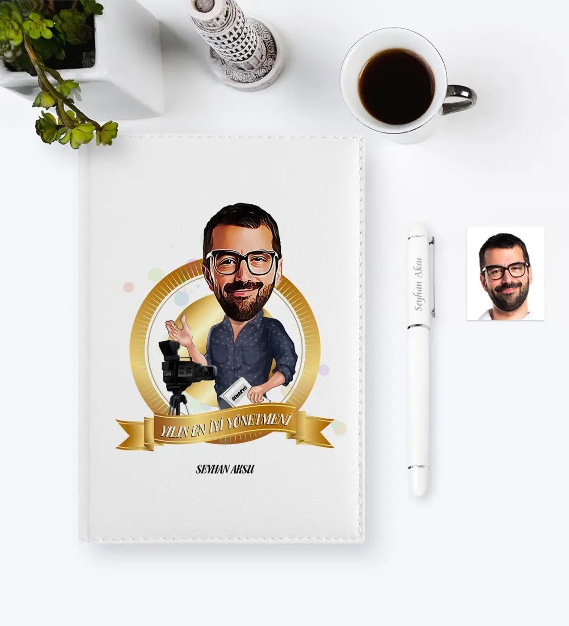 Kişiye Özel Yılın En İyi Yönetmeni Karikatürlü 2023 Ajanda Kalem Seti