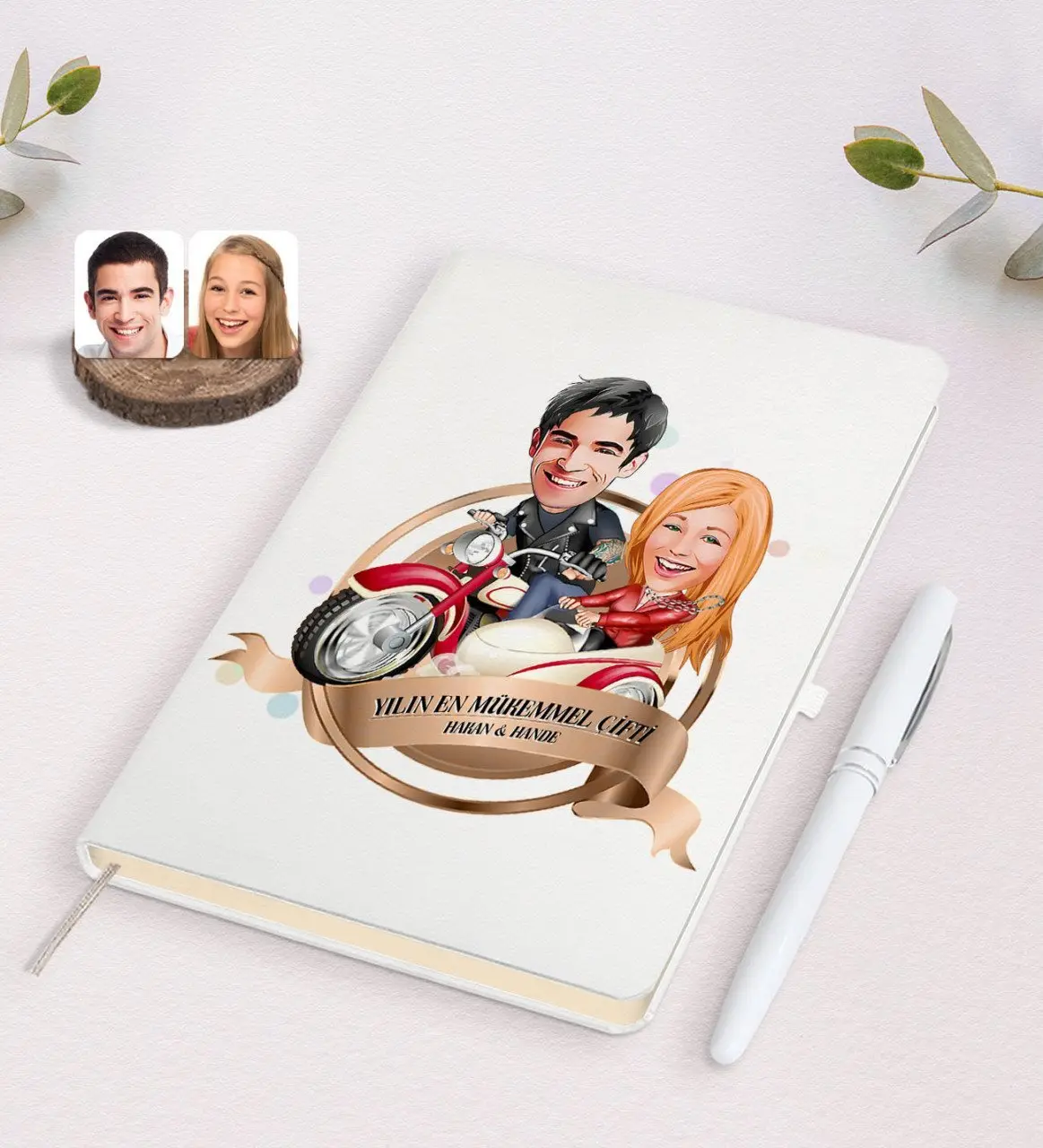 Kişiye Özel Yılın En Mükemmel Çifti Karikatürlü Beyaz Defter ve Kalem Hediye Seti-12