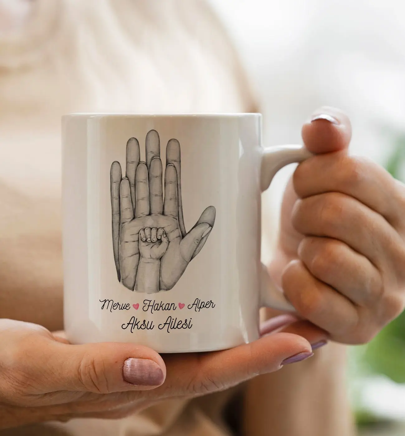 BK Gift Kişiye Özel Siyah Beyaz Aile El Tasarımlı Beyaz Kupa Bardak -6, Anneye Hediye, Yeni Doğum Hediye