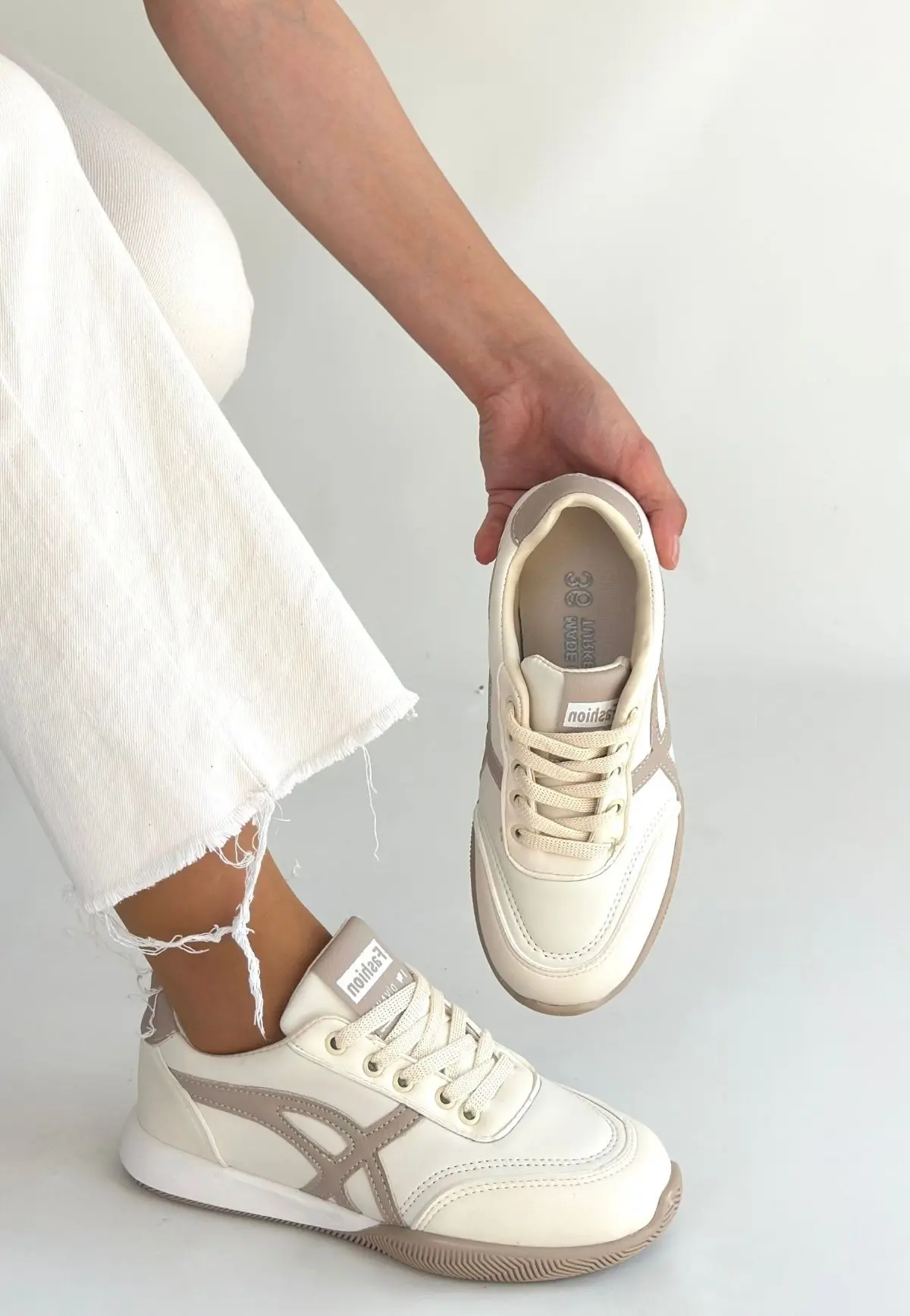 Zlay Bej Cilt Vizon Detaylı Bağcıklı Spor Ayakkabı