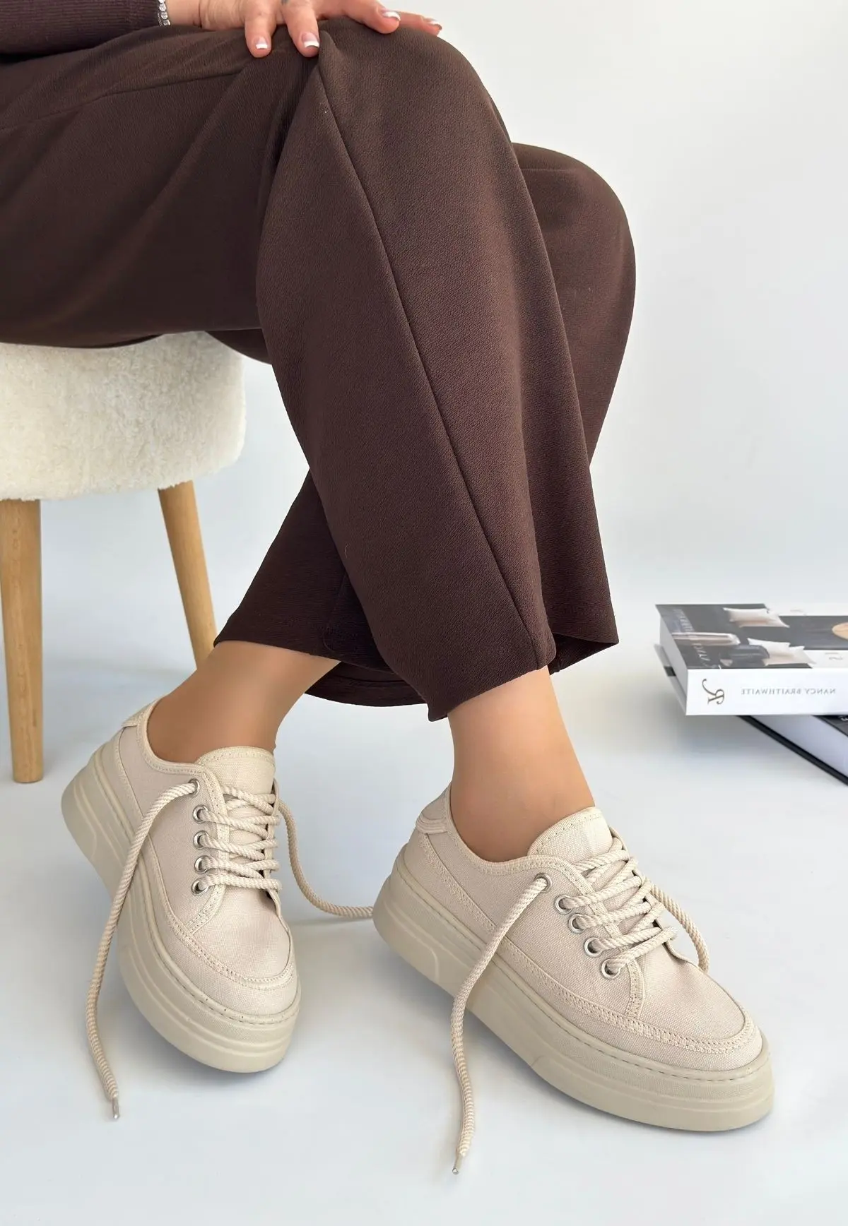 Carin Bej Keten Bağcıklı Spor Ayakkabı