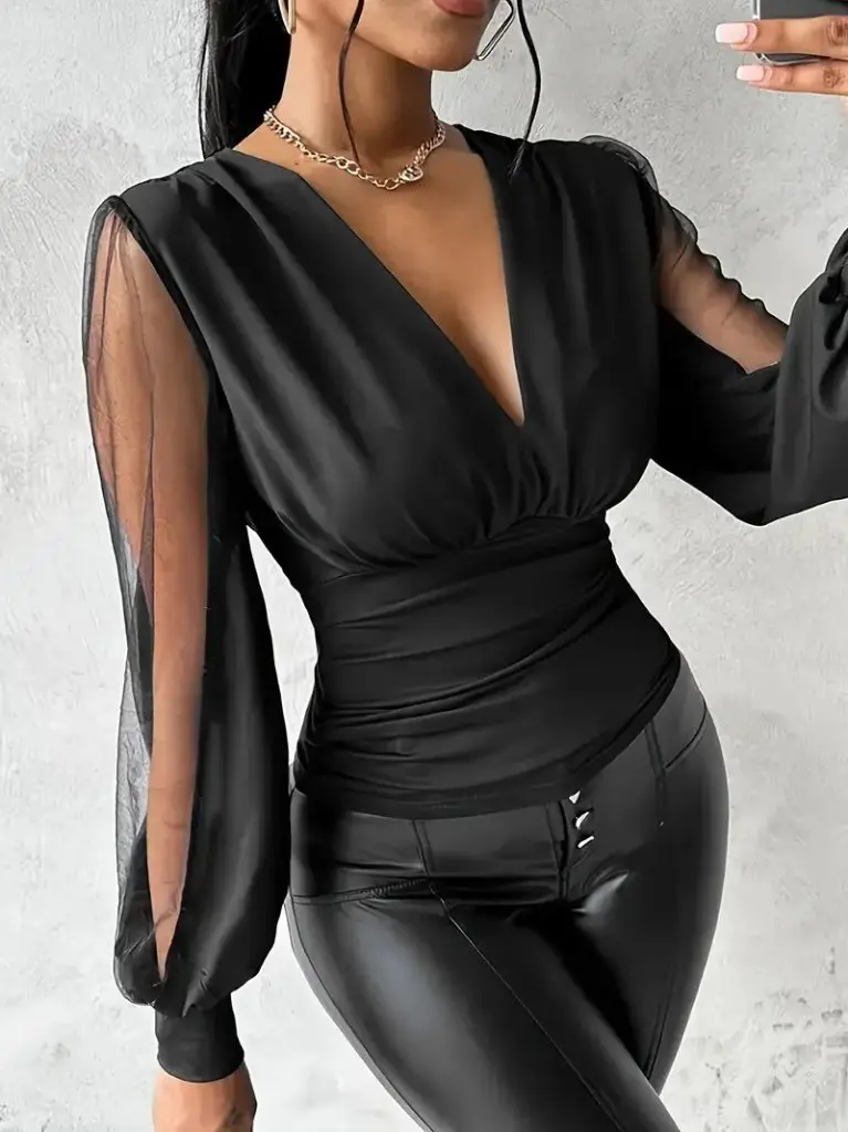 Kadın Uzun Yırtmaç Tül Detaylı Derin V Yakalı Sandy Bluz