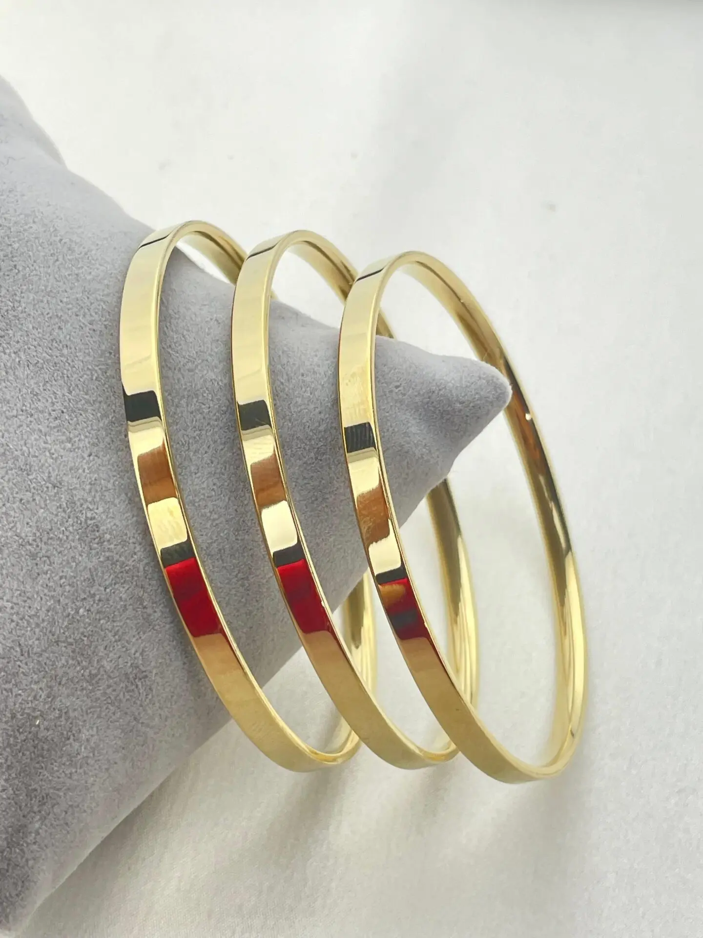 Çelik Gold Renk Kalın 5.8 Boy Ajda Bilezik (3`lü satılmaktadır.)