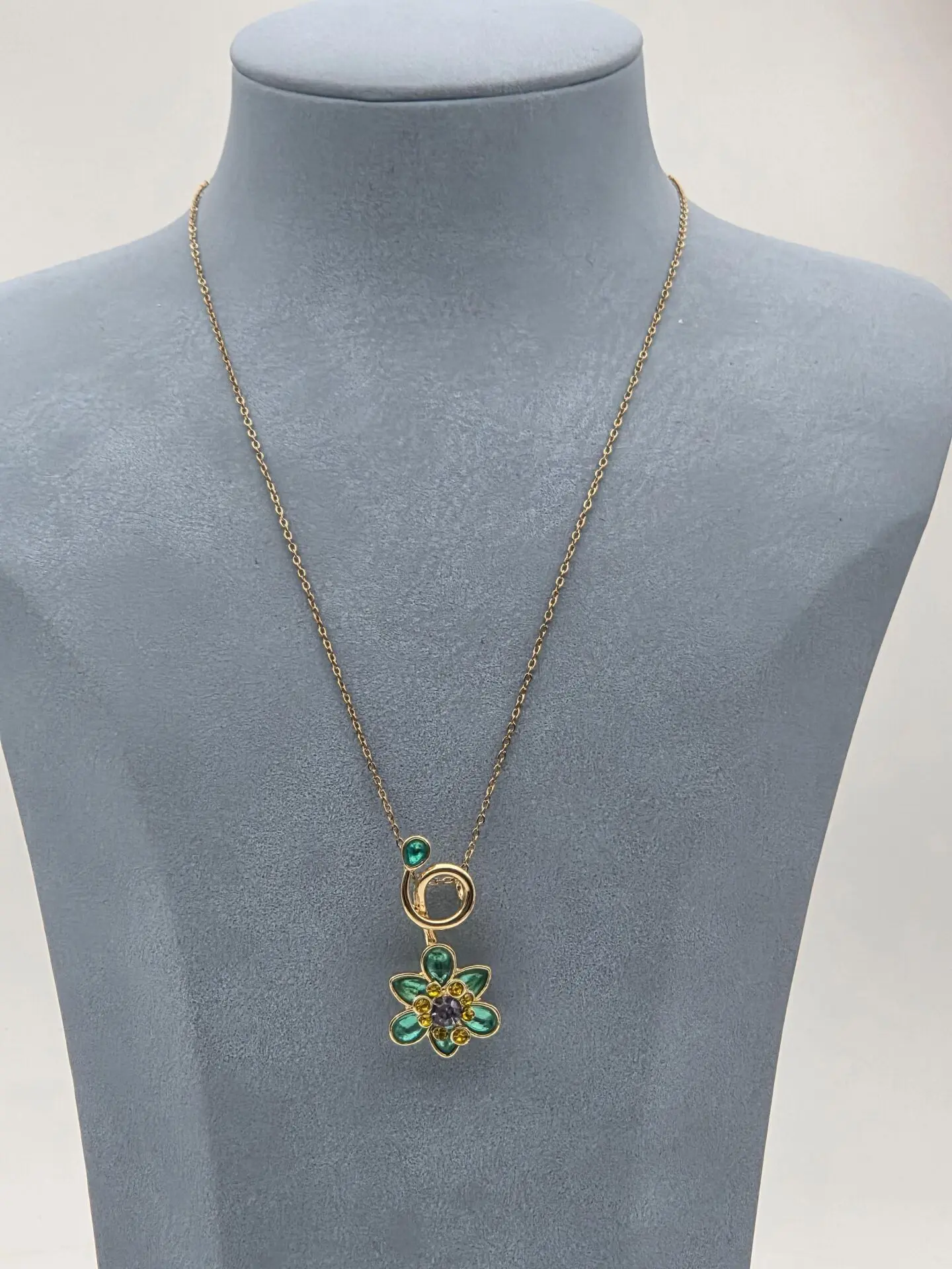 Çelik Çiçek Kolye // KOLYE-5637