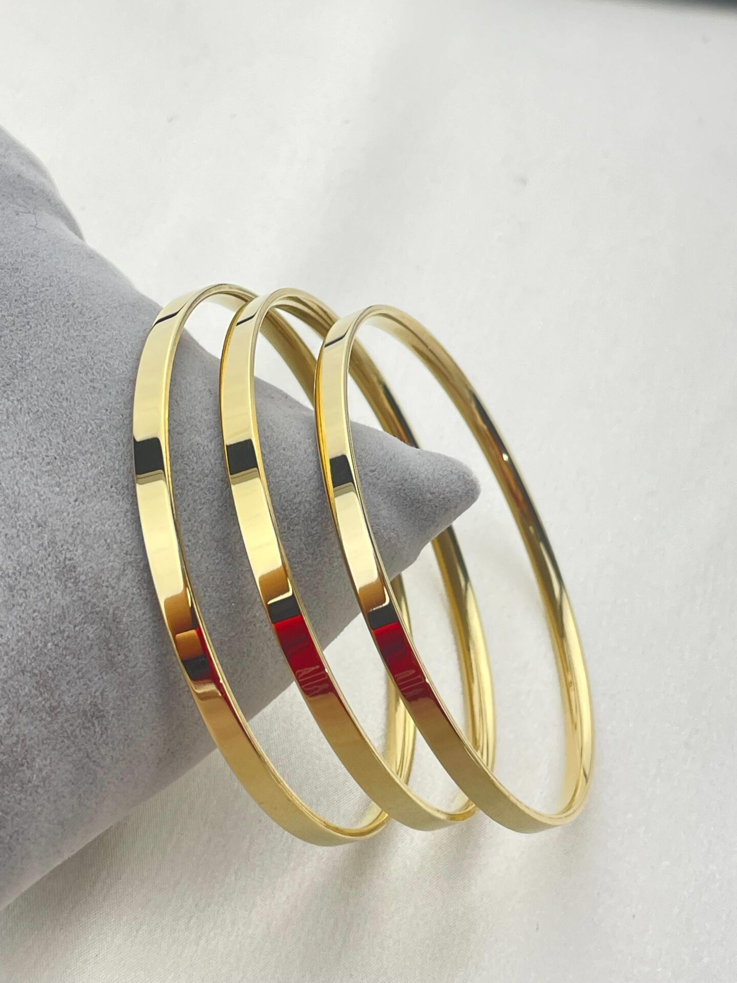 Çelik Gold Renk Kalın 6.5 Boy Ajda Bilezik (3`lü satılmaktadır.)